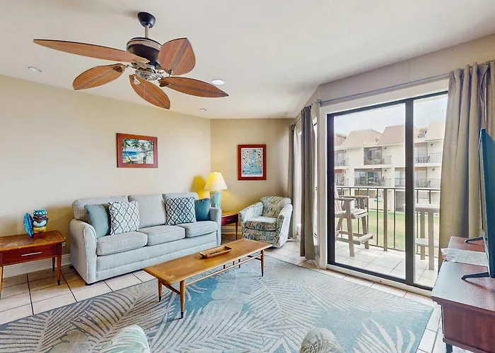 Holiday home 13th-floor Gulf-front Corner Wincredible Views Balcony Shared Pool Gym *