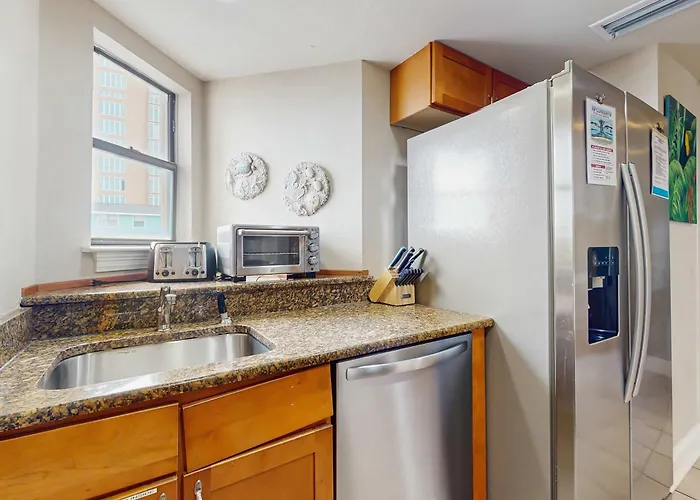Holiday home 13th-floor Gulf-front Corner Wincredible Views Balcony Shared Pool Gym Gulf Shores