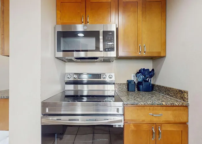 13th-floor Gulf-front Corner Wincredible Views Balcony Shared Pool Gym Holiday home *