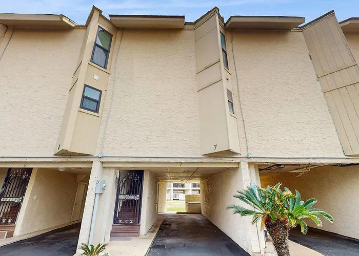 13th-floor Gulf-front Corner Wincredible Views Balcony Shared Pool Gym Gulf Shores