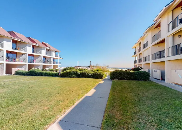 Holiday home 13th-floor Gulf-front Corner Wincredible Views Balcony Shared Pool Gym